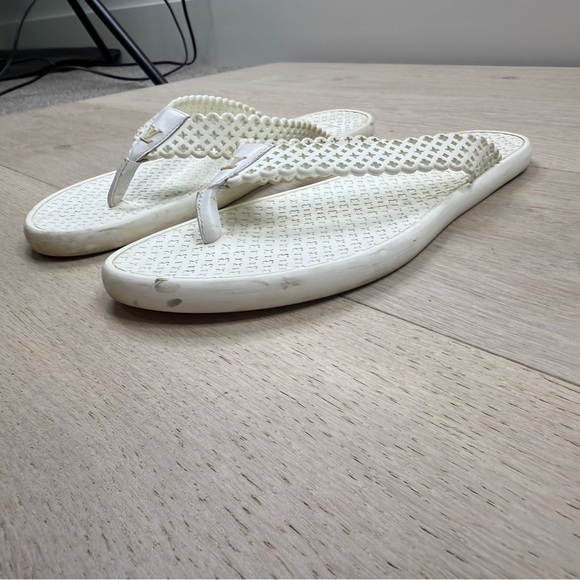 Louis Vuitton White Perforated Rubber Tattoo Thong Sandals - Picture 5 of 11